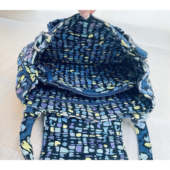 Vera Bradley Indigo Pop Quilted Shoulder Tote Bag – Retired Pattern - Picture 12 of 16